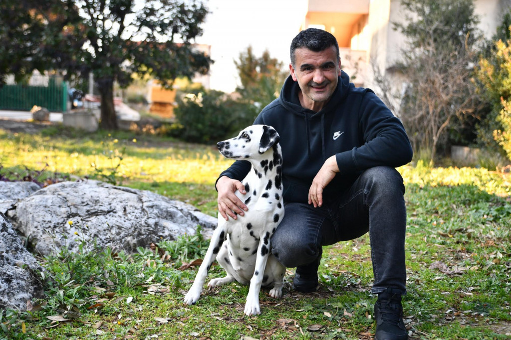&lt;p&gt;Mirko Juranović je prije korone ‘preodgojio‘ psa koji je ugrizao dijete. Kroz dva do tri mjeseca ‘popravio‘ ga je toliko da je završio kao suradnik njemačke policije&lt;/p&gt;