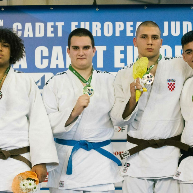 &lt;p&gt;Pobjedničko postolje Europskog kadetskog kupa u kategoriji preko 90 kilograma - Luka Ivanković (treći s lijeva)&lt;/p&gt;