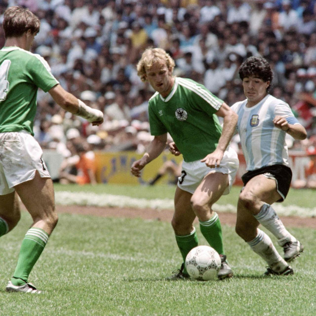 &lt;p&gt;Diego Maradona i Andreas Brehme te Thomas Berthold tijekom finala Svjetskog prvenstva 1986.&lt;/p&gt;
