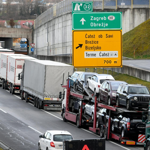 &lt;p&gt;Kamioni na autocesti prema hrvatskoj granic&lt;/p&gt;