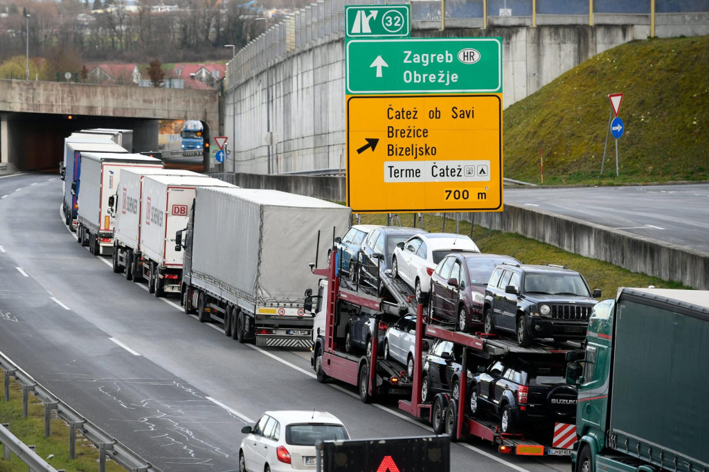 &lt;p&gt;Kamioni na autocesti prema hrvatskoj granic&lt;/p&gt;