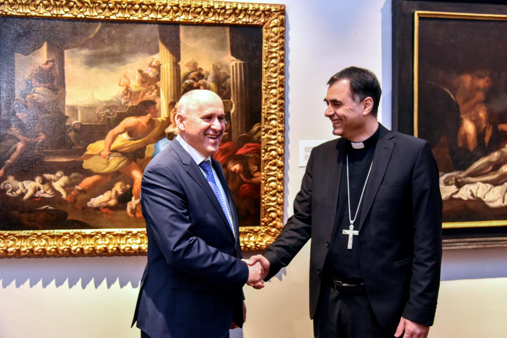 &lt;p&gt;Ministar prostornog uređenja, graditeljstva i državne imovine, Branko Bačić u petak je posjetio dubrovačkog biskupa Roka Glasnovića&lt;br&gt;
 &lt;/p&gt;