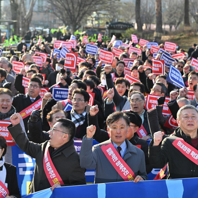 &lt;p&gt;Južnokorejski liječnici tijekom uličnih prosvjeda&lt;/p&gt;

&lt;p&gt; &lt;/p&gt;