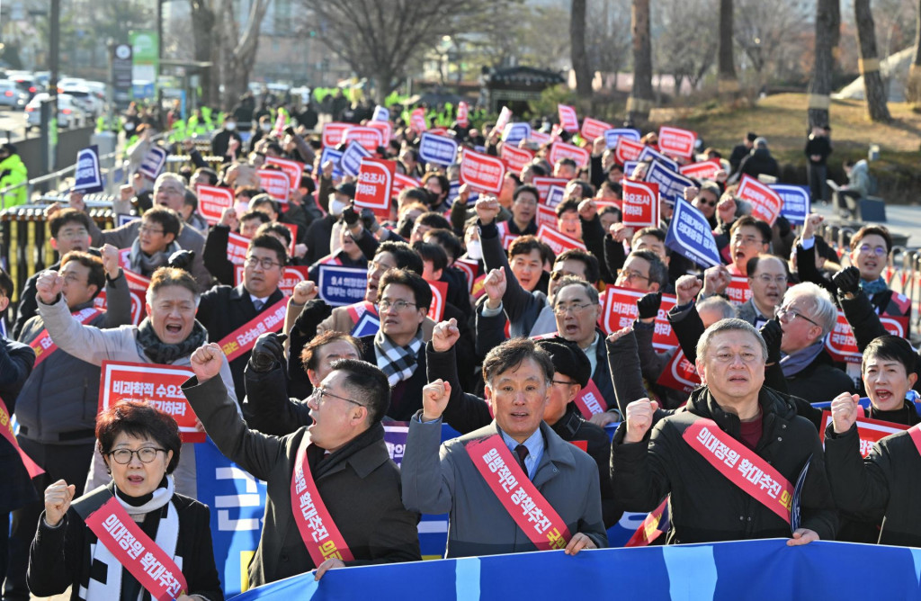 &lt;p&gt;Južnokorejski liječnici tijekom uličnih prosvjeda&lt;/p&gt;

&lt;p&gt; &lt;/p&gt;