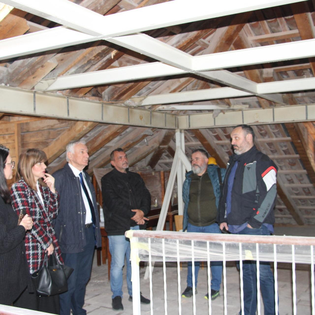 &lt;p&gt;Dobroslavić i suradnici obišli radove na energetskoj obnovi Učeničkog doma Dubrovnik&lt;/p&gt;