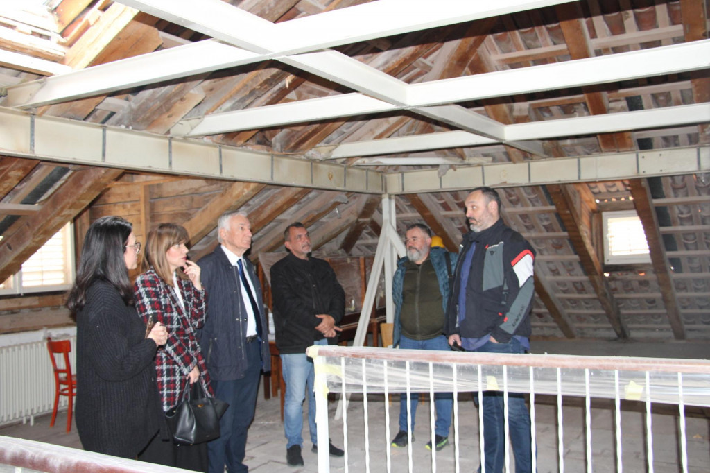 &lt;p&gt;Dobroslavić i suradnici obišli radove na energetskoj obnovi Učeničkog doma Dubrovnik&lt;/p&gt;