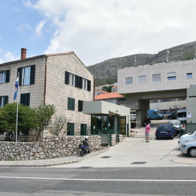 &lt;p&gt;Upravna zgrada Vodovoda Dubrovnik u kojem se čeka početak kolektivnog pregovaranja&lt;/p&gt;