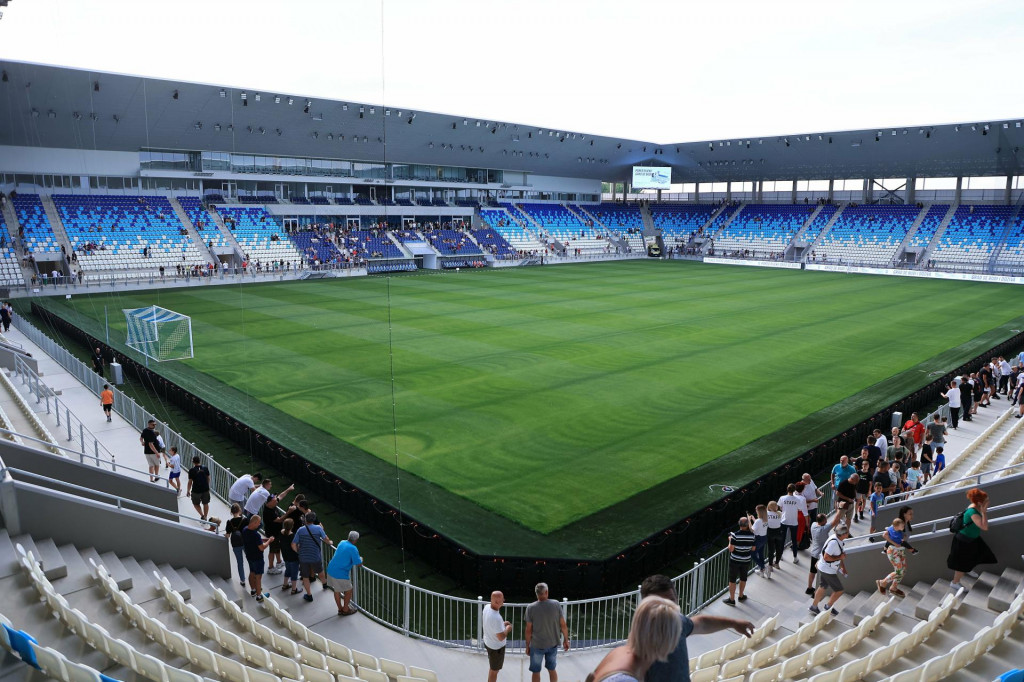 &lt;p&gt;Osijek, 010723.&lt;br&gt;
Nogometni klub Osijek otvorio je vrata OPUS Arene za sve gradjane i ljubitelje nogometa kako bio prije pocetka prvenstva vidjeli novi stadion Osijeka.&lt;br&gt;