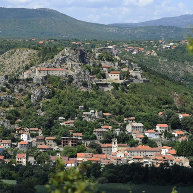 &lt;p&gt;Knin, 260712.&lt;br&gt;
Izbor za naj misto Dalmacije - Knin.&lt;br&gt;
Na slici: panorama Knina.&lt;br&gt;