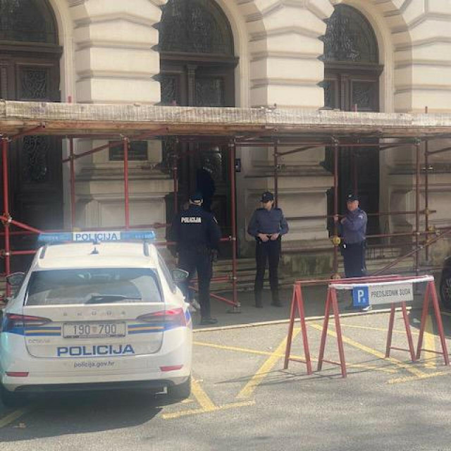 &lt;p&gt;Policija pred Županijskim sudom u Zagrebu&lt;/p&gt;