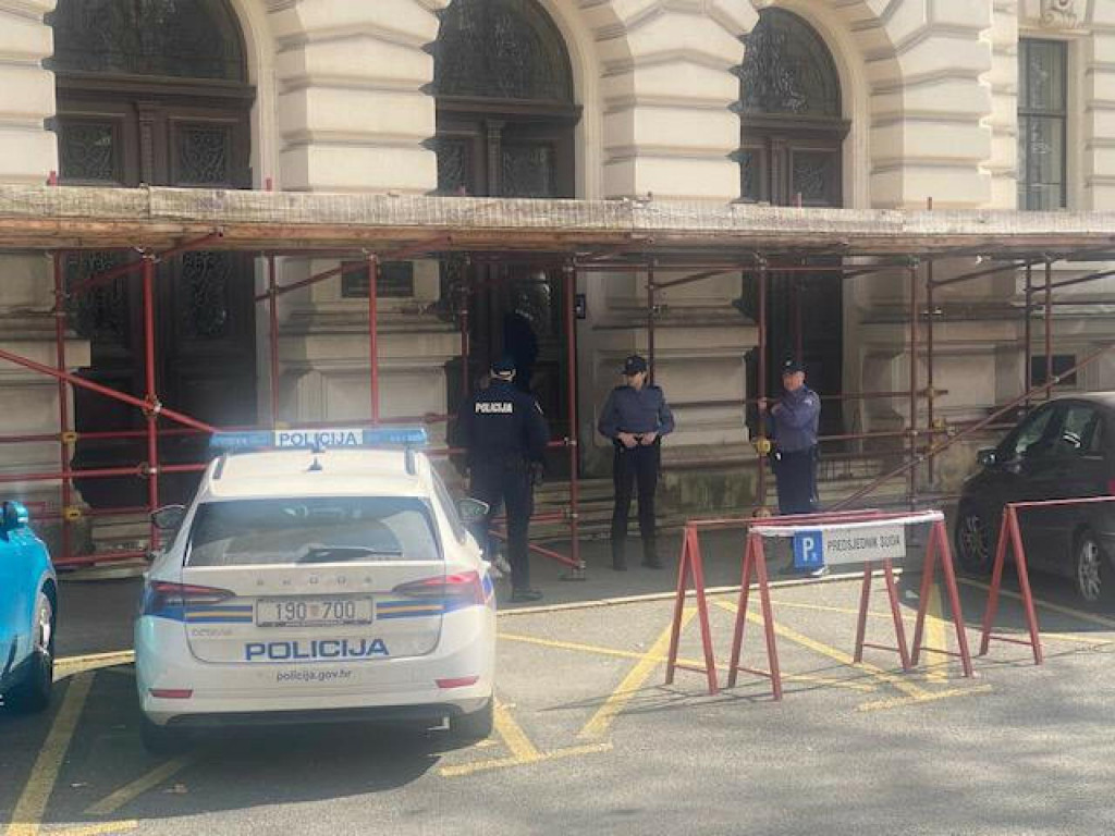 &lt;p&gt;Policija pred Županijskim sudom u Zagrebu&lt;/p&gt;