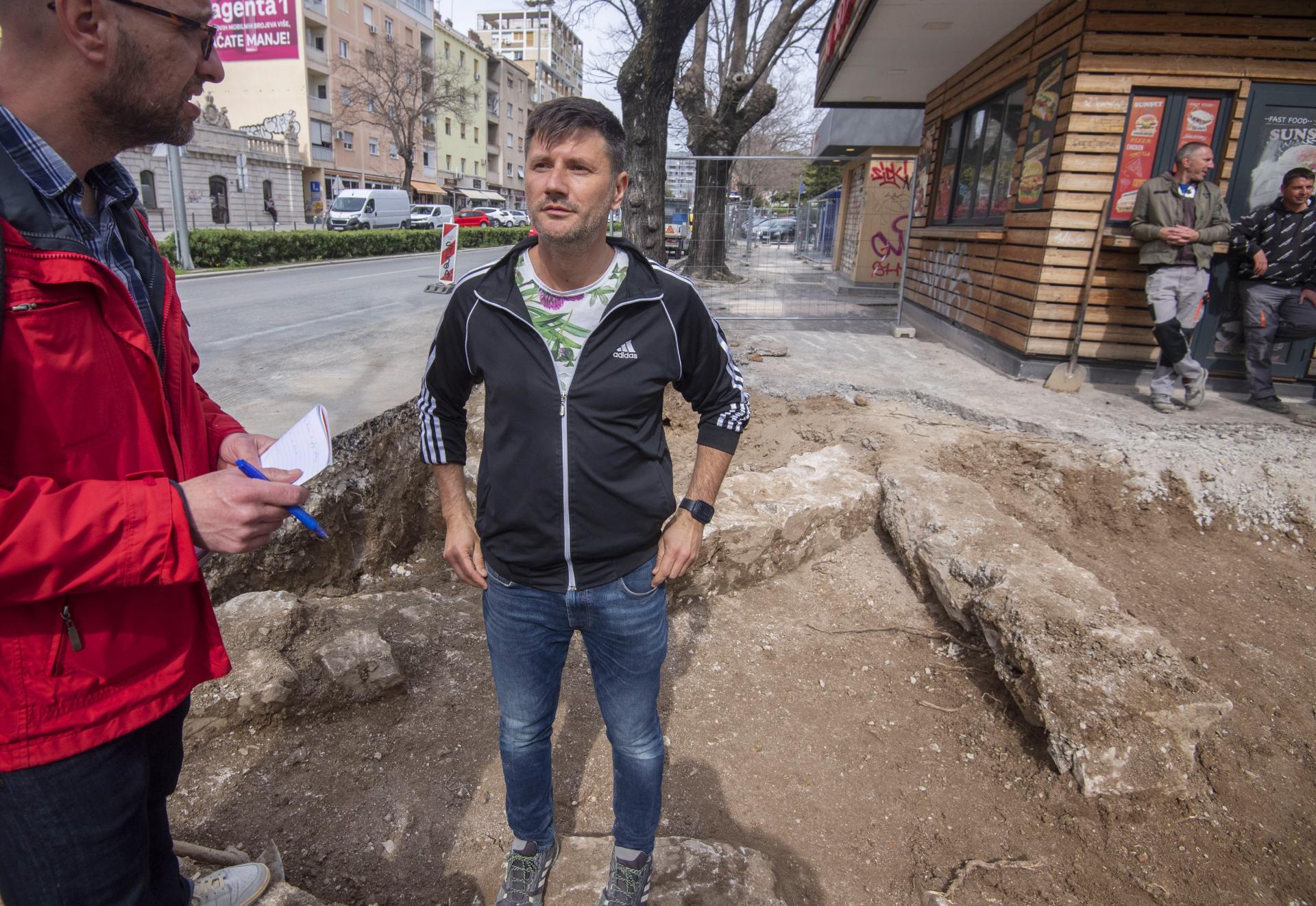 Slobodna Dalmacija Splitski Arheolozi Odu Evljeni Kod Op Ine Se