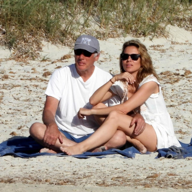 &lt;p&gt;Richard Gere i supruga Alejandra snimljeni na odmoru na španjolskom otoku Formenteri&lt;/p&gt;