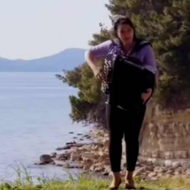 <p>Milica Gogin snimila je spot u Arbanasima</p>