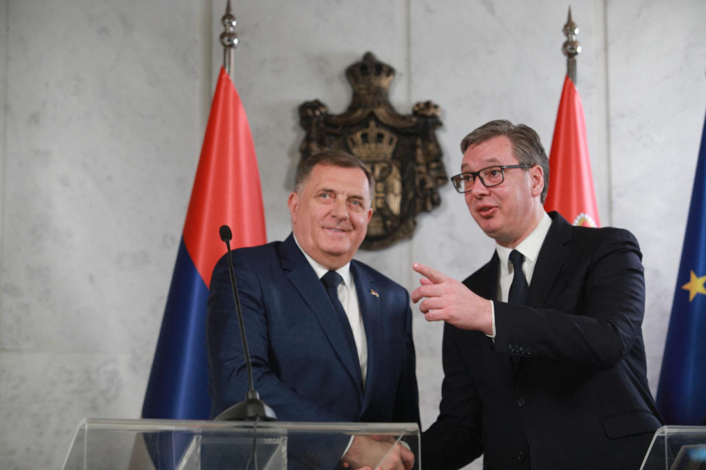 &lt;p&gt;Vučić&lt;strong&gt; &lt;/strong&gt;i&lt;strong&gt; &lt;/strong&gt;Dodik, uz asistenciju patrijarha Porfirija, ponovo na tragu projekta ‘srpskog sveta‘ pripremaju još jedan u nizu svojih ‘srpskih nacionalnih programa‘&lt;/p&gt;