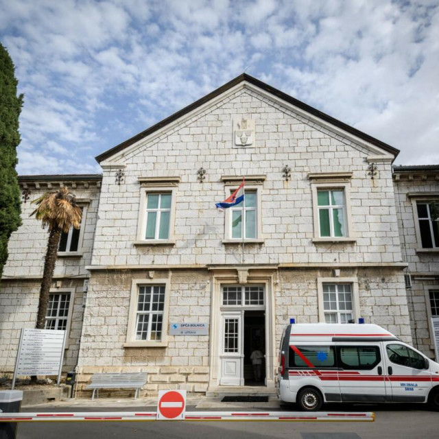 &lt;p&gt;Nesretni je muškarac tijekom ponedjeljka umro u šibenskoj bolnici od posljedica zadobivenih ozljeda&lt;/p&gt;