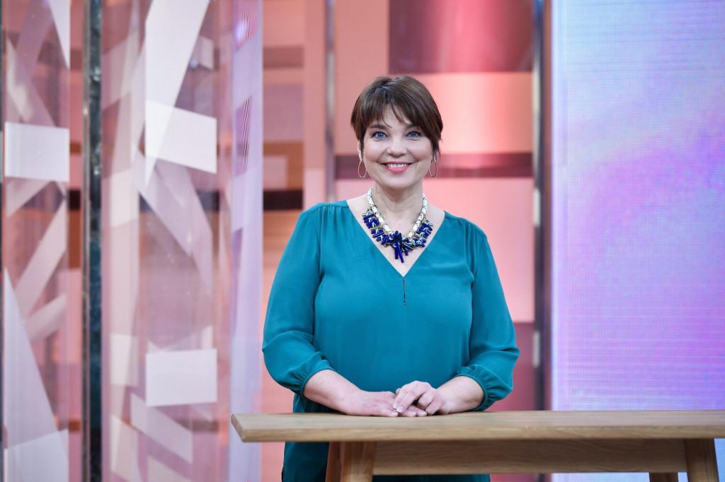 &lt;p&gt;Voditeljica Karmela Vukov-Colić 2018. u studiju HTV-a&lt;/p&gt;