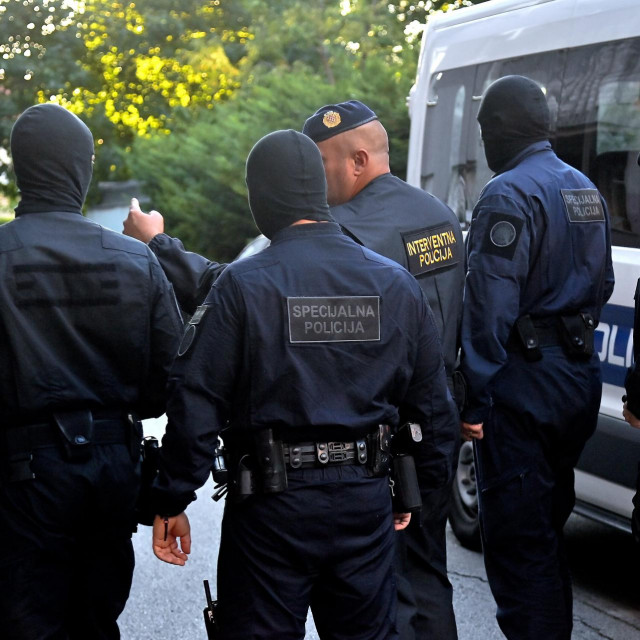&lt;p&gt;Policija u zagrebačkom naselju Srednjaci/ILUSTRACIJA&lt;/p&gt;