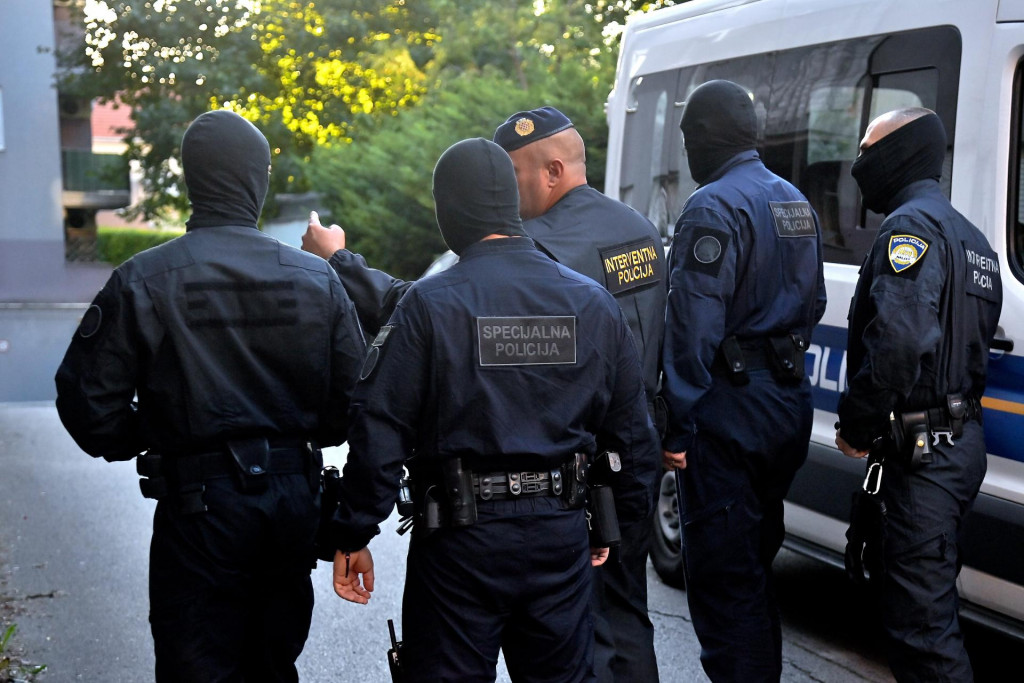 &lt;p&gt;Policija u zagrebačkom naselju Srednjaci/ILUSTRACIJA&lt;/p&gt;