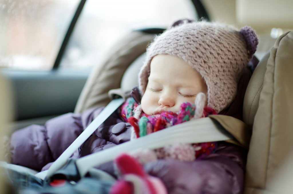 &lt;p&gt;Sweet toddler girl sleeping peacefully in a car seat at winter&lt;/p&gt;