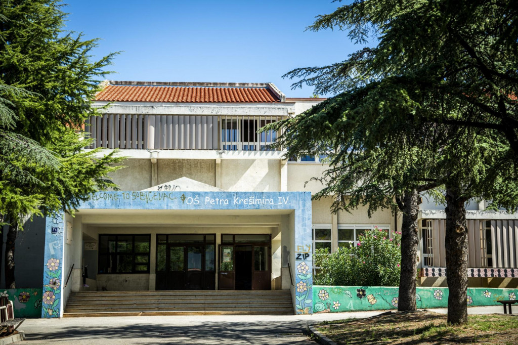&lt;p&gt;Zgrada osnovne škole Petar Krešimir IV na Šubićevcu&lt;/p&gt;