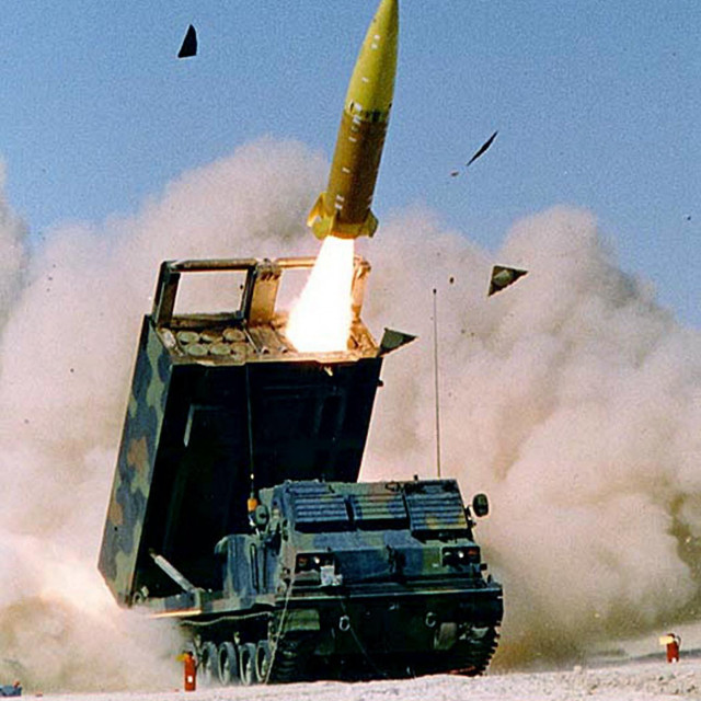 &lt;p&gt;Lanser ispaljuje Army Tactical Missile System (ATACMS) Block 1&lt;/p&gt;