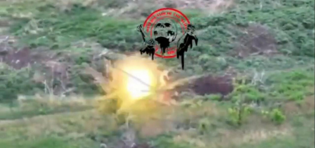 &lt;p&gt;Ruski vojnik dron uništio udarcem torbom&lt;/p&gt;

&lt;p&gt; &lt;/p&gt;