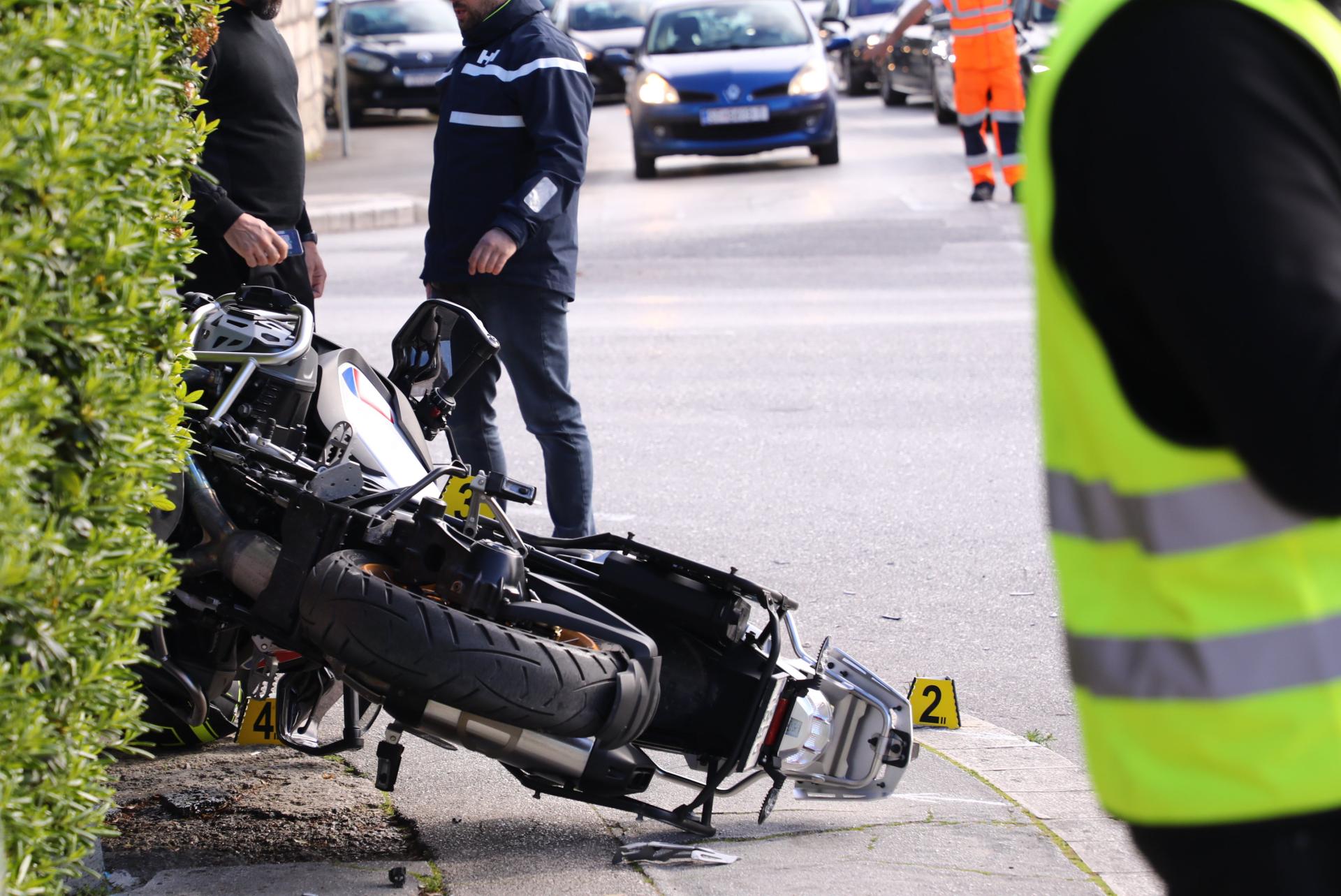 Slobodna Dalmacija Prometna Nesre A Na Izlazu Iz Splita Sudarili Se Auto I Motor Dvije Osobe