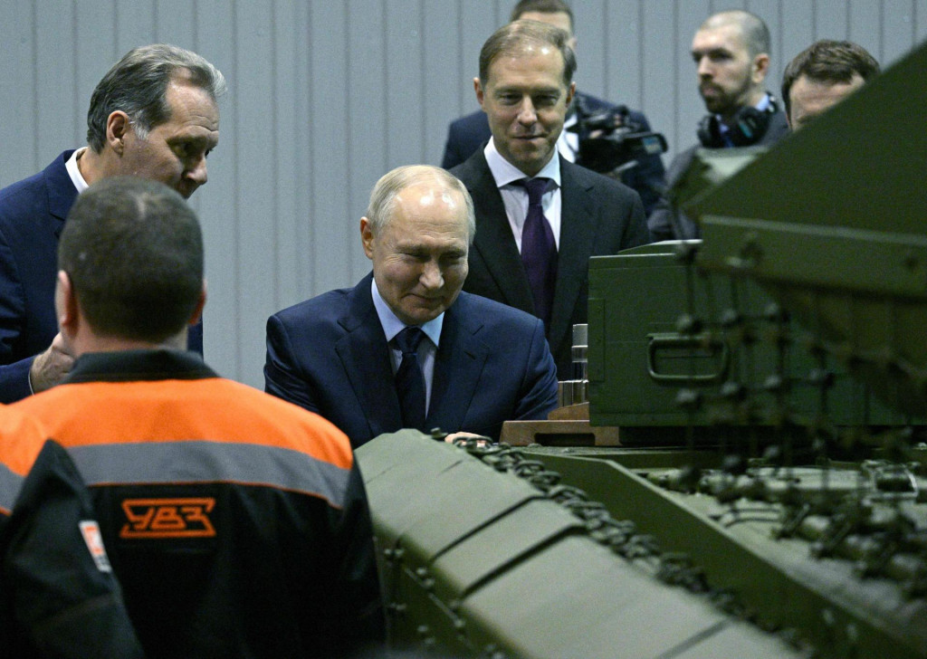 &lt;p&gt;Dobro raspoloženi Putin za posjete tvornici tenkova Uralvagonzavod - militarizacija se pokazala kao spas od sankcija&lt;/p&gt;