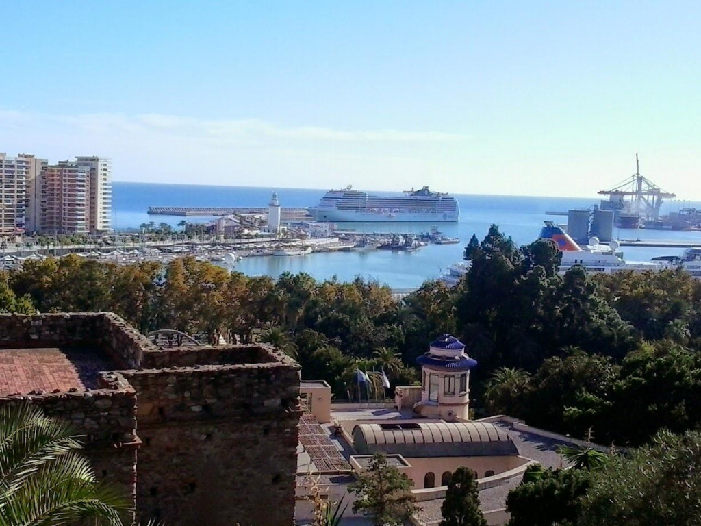 &lt;p&gt;Nije luka u Splitu nego u Malagi, ima oko 600.000 stanovnika, a prosječna cijena kvadrata stana još je prošle godine narasla na 3000 eura&lt;/p&gt;