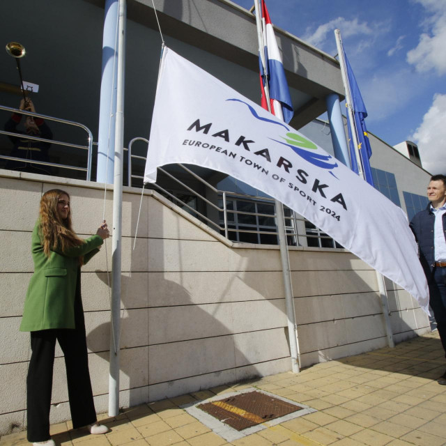 &lt;p&gt;Zastavu europskog grada sporta podigli su atletičarka Klara Andrijašević i gradonačelnik Zoran Paunović&lt;/p&gt;