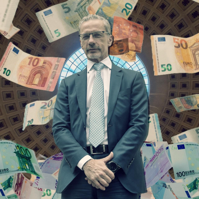 &lt;p&gt;Boris Vujčić je ekonomist, doktor znanosti koji je guverner Hrvatske narodne banke 12 godina&lt;/p&gt;