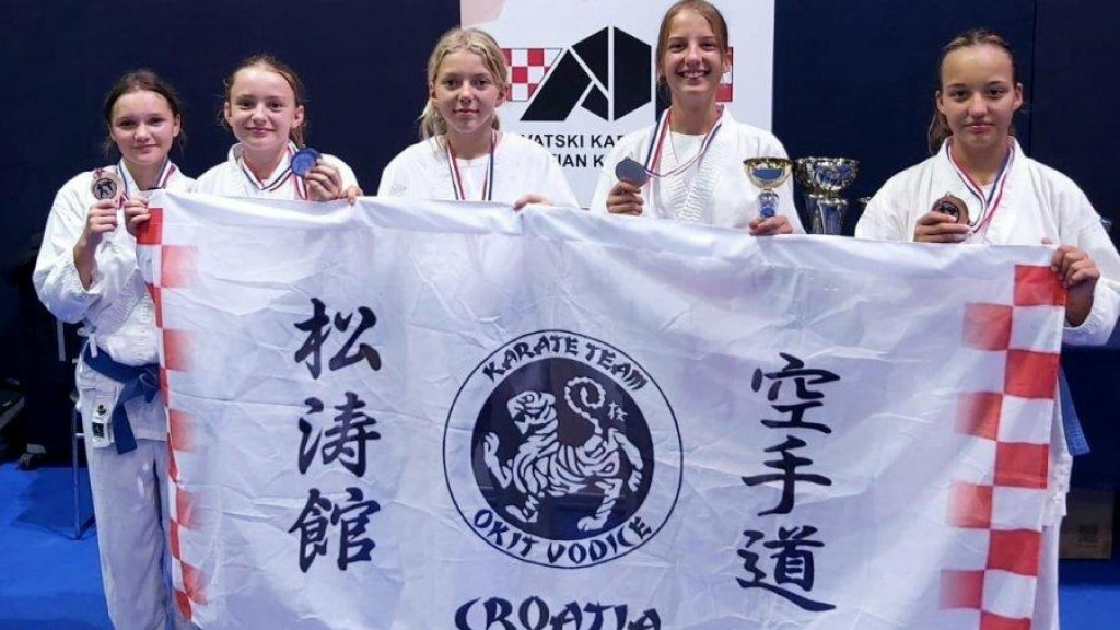 &lt;p&gt;Članice KK Okit Vodice poslije natjecanja na 9. ”Zagreb karate kupu”&lt;/p&gt;