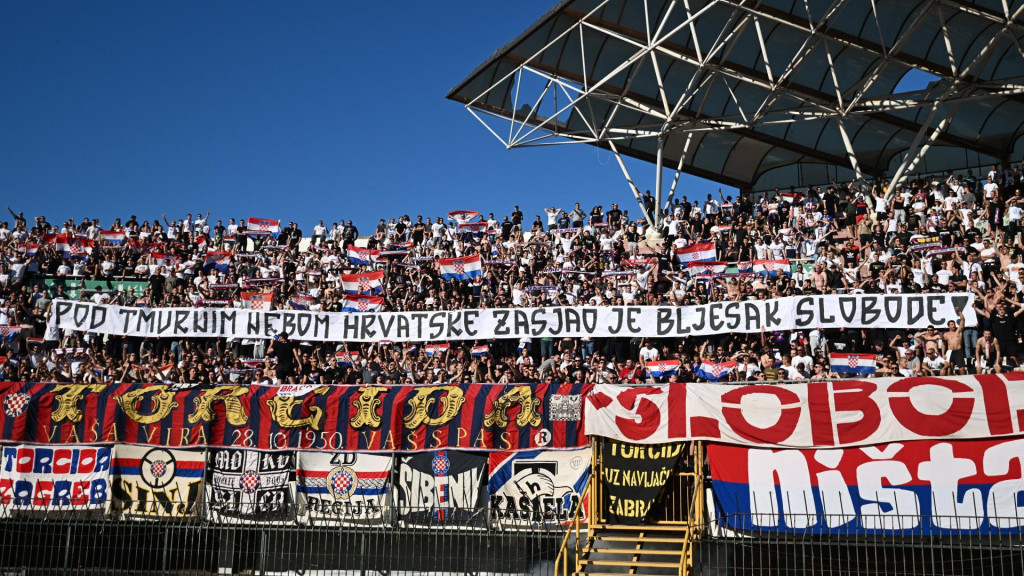 &lt;p&gt;Split, 050524.&lt;br&gt;
Stadion Poljud.&lt;br&gt;
Utakmica 33. kola SuperSport HNL-a, HNK Hajduk - NK Varazdin.&lt;br&gt;
Na fotografiji: navijaci i transparenti.&lt;br&gt;
