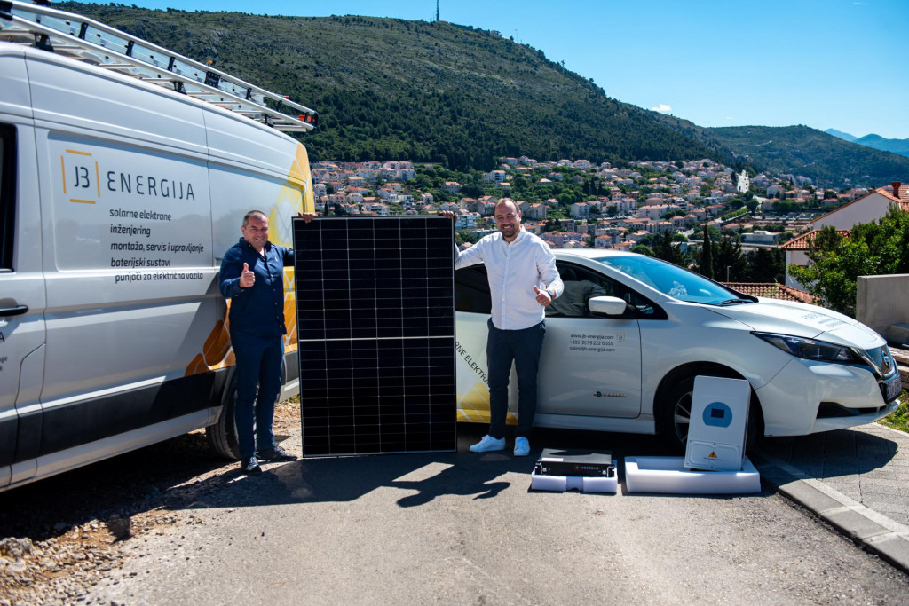&lt;p&gt;Direktor JB Energije Siniša Jerosimić i inženjer Joško Sentić objasnili su sve detalje o isplativosti solara&lt;/p&gt;