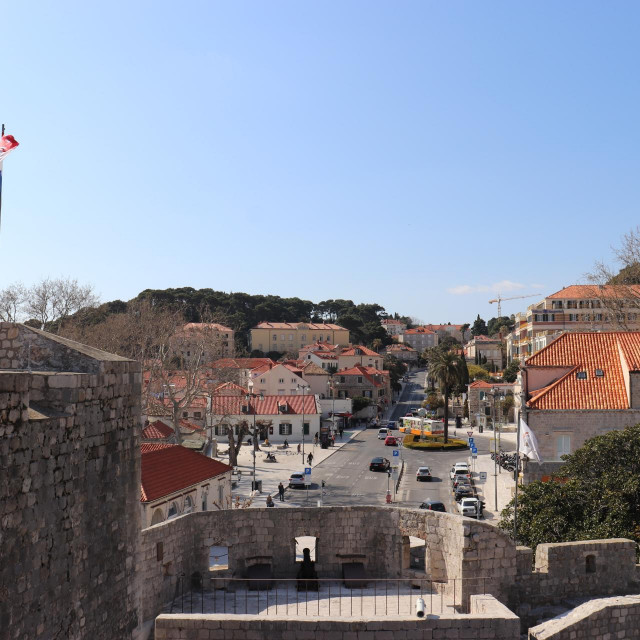 &lt;p&gt;Dubrovnik uvodi zonu posebnog prometnog režima oko povijesne jezgre&lt;/p&gt;
