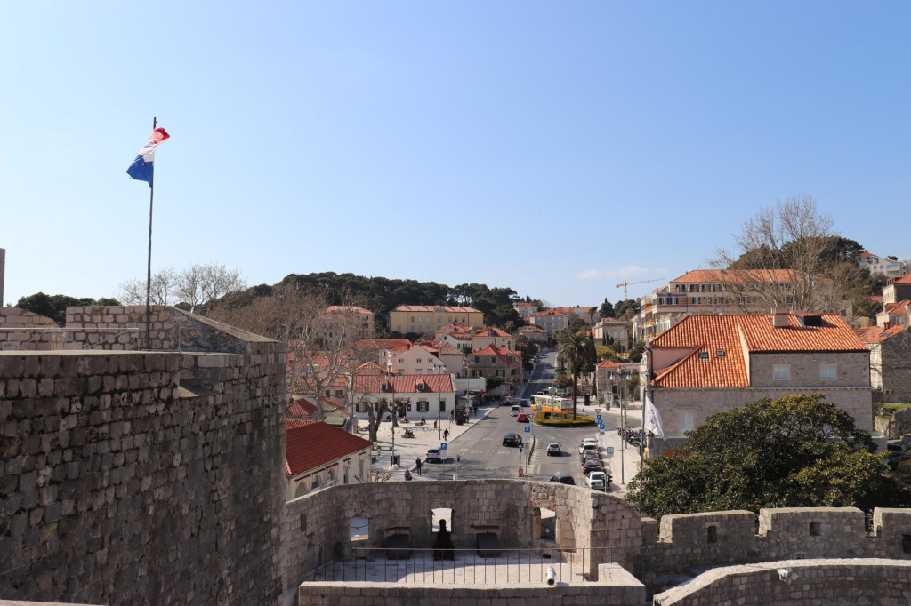 &lt;p&gt;Dubrovnik uvodi zonu posebnog prometnog režima oko povijesne jezgre&lt;/p&gt;