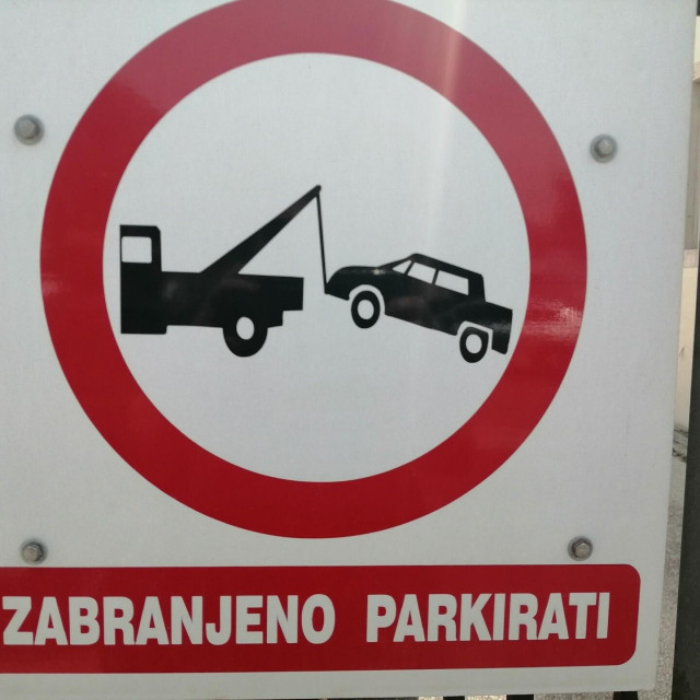 &lt;p&gt;Tabla koja označava zabranjeno parkiranje ponekad ništa ne znači pojedincima&lt;/p&gt;