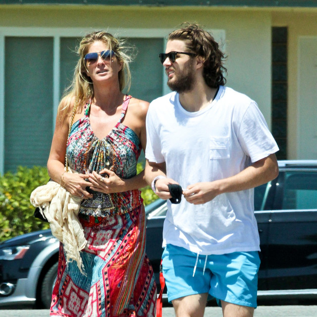 &lt;p&gt;Liam Stewart s mamom Rachel Hunter u Los Angelesu u svibnju 2015. godine&lt;/p&gt;