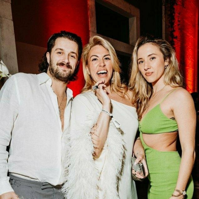 &lt;p&gt;Hrvatica Nicole Artukovich i američki hokejaš Liam Stewart nedavno su bili u Splitu na proslavi rođendana restorana ‘Bokeria‘&lt;/p&gt;
