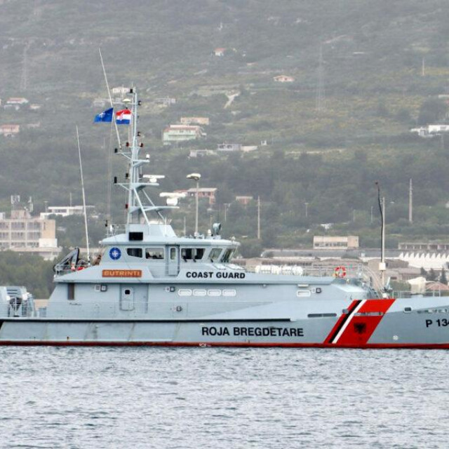 &lt;p&gt;Brod albanske Ratne mornarice ”Butrinti” uplovio u splitsku luku Lora&lt;/p&gt;