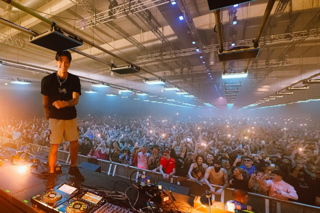&lt;p&gt;DJ Charlie Sparks stiže na festival u Tisnom&lt;/p&gt;
