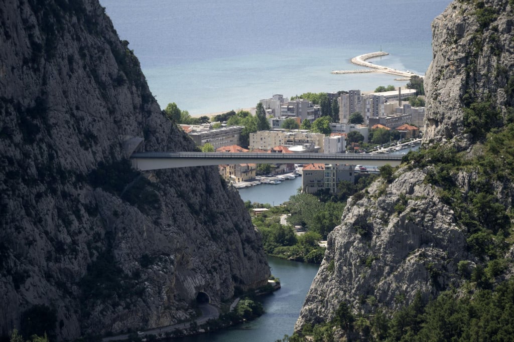 &lt;p&gt;Novi omiški most, originalno nazvan ‘Cetina‘, jedva čeka prve automobile&lt;/p&gt;