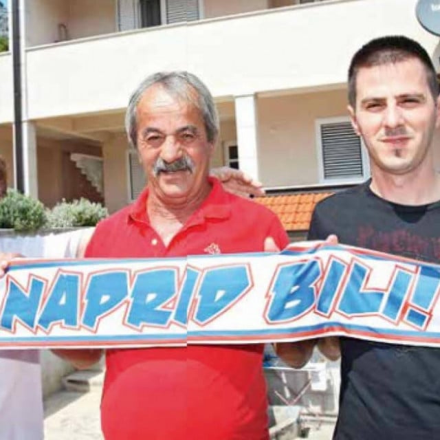 &lt;p&gt;Slika iz 2014. Teta Mila, tata Jozo Kalinić i brat Zdravko; Kalinići su oduvijek uz Hajduk&lt;/p&gt;