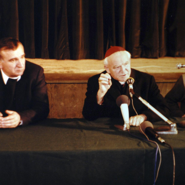 &lt;p&gt;Kardinal Franjo Kuharić tijekom rata držao je predavanja hrvatskim braniteljima&lt;/p&gt;

&lt;p&gt; &lt;/p&gt;