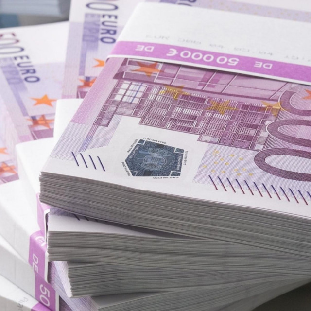 &lt;p&gt;Banke u Hrvatskoj u prvom su tromjesečju ove godine poslovale s dobiti u iznosu od 413,4 milijuna eura, što je za 112,2 milijuna eura više nego u prvom kvartalu prošle godine (ilustracija)&lt;/p&gt;