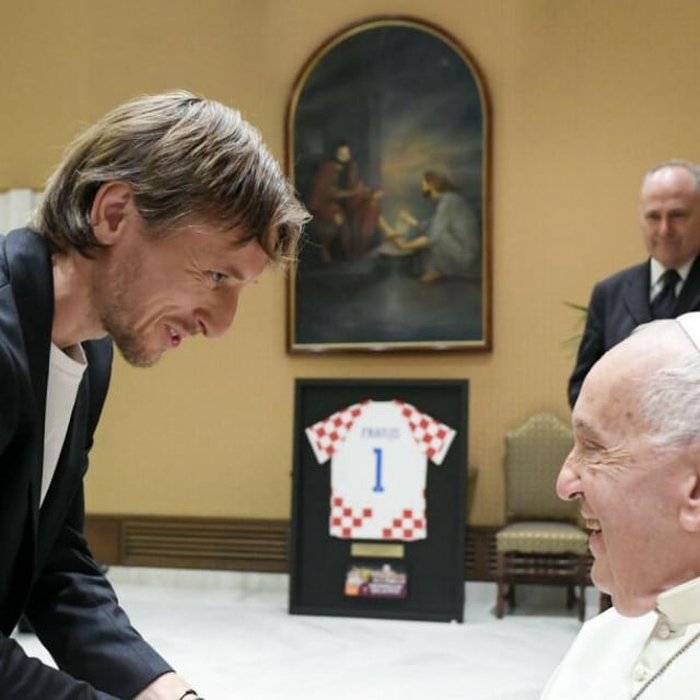 &lt;p&gt;Luka Modrić i papa Franjo&lt;/p&gt;