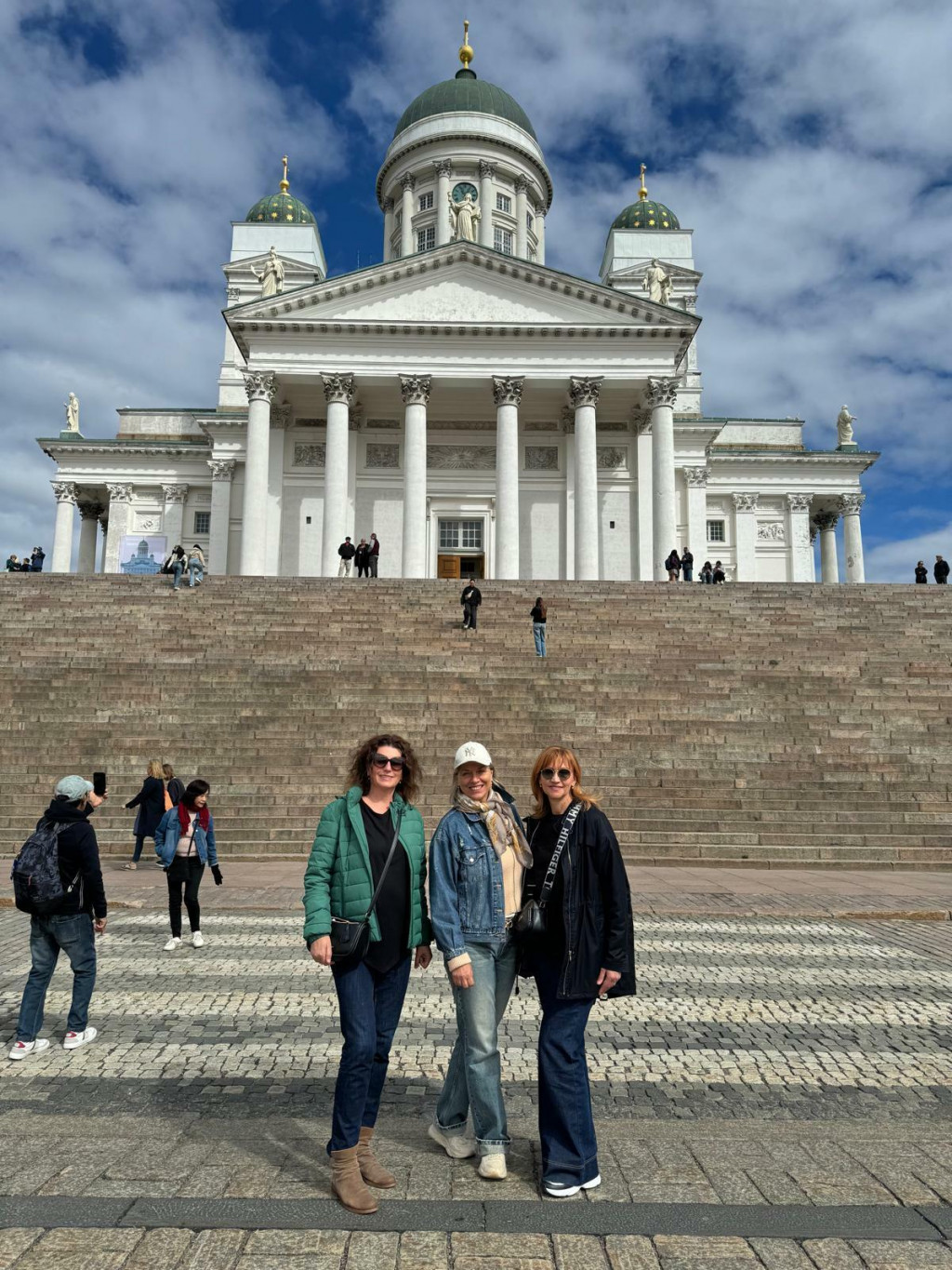 &lt;p&gt;Ispred Helsinške katedrale - Linda Jurkić, Marina Serdarević i Manuela Sekondo Vuletić&lt;/p&gt;
