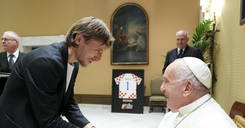 &lt;p&gt;Luka Modrić i papa Franjo&lt;/p&gt;