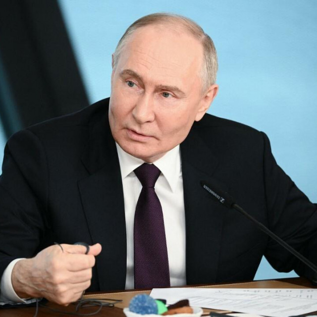 &lt;p&gt;Putin na press konferenciji s novinarima stranih agencija u Sankt Peterburgu: ‘Zapad iz nekog razloga vjeruje da Rusija nikada neće upotrijebiti nuklearno oružje‘&lt;/p&gt;